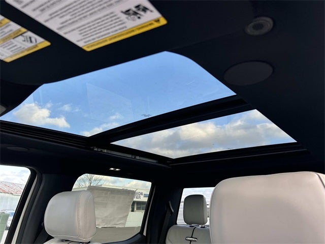 2025 Ford F-150 Lightning Platinum