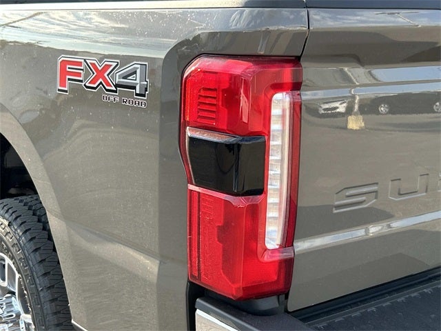 2026 Ford F-350SD Lariat FOMX