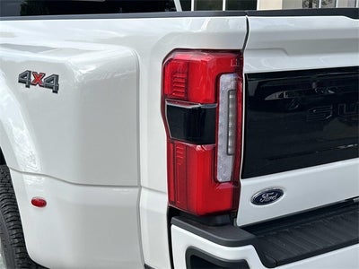 2026 Ford F-350SD Platinum DRW