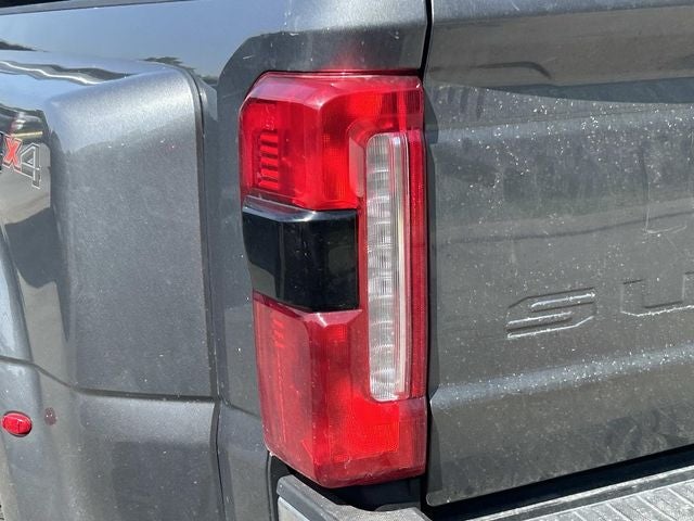 2023 Ford F-350SD Lariat