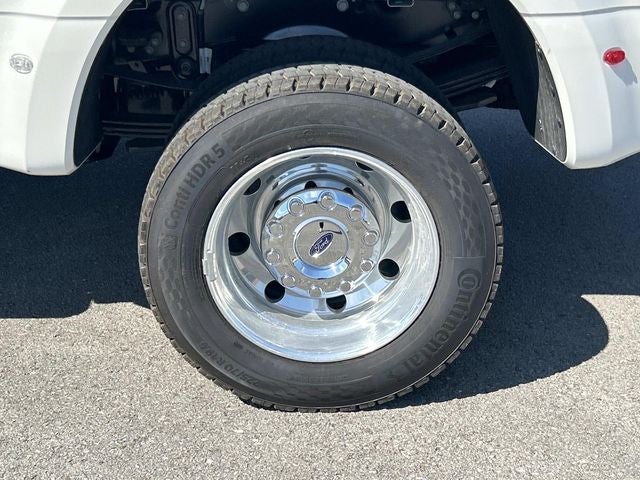 2027 Ford F-450SD Platinum