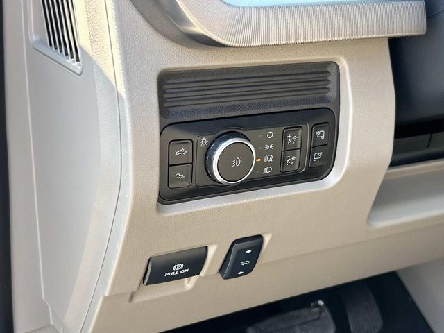 2027 Ford F-450SD Platinum