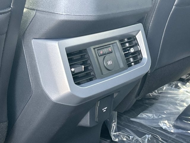 2027 Ford F-450SD Lariat DRW