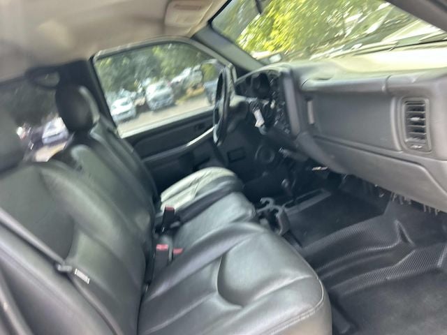 2006 Chevrolet Silverado 3500 Work Truck 167 WB