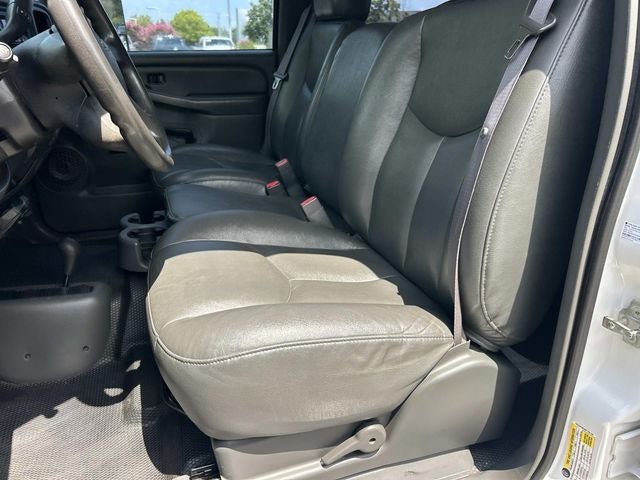 2006 Chevrolet Silverado 3500 Work Truck 167 WB