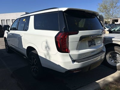 2022 GMC Yukon XL AT4