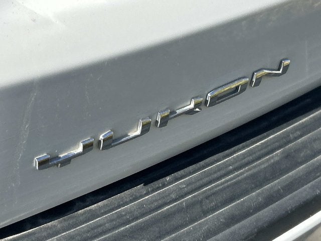 2022 GMC Yukon XL AT4