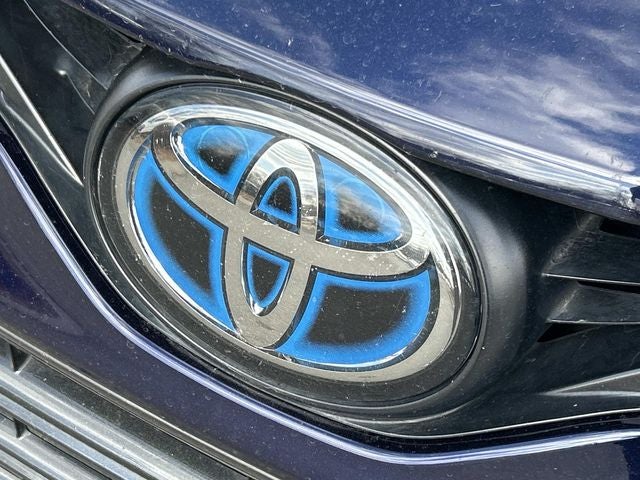 2022 Toyota Camry Hybrid XLE