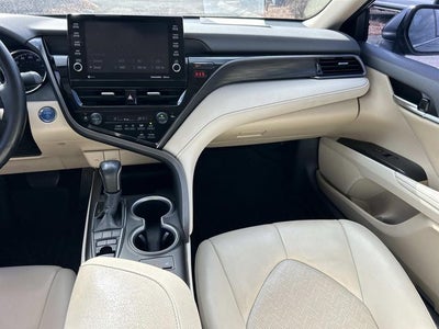 2022 Toyota Camry Hybrid XLE
