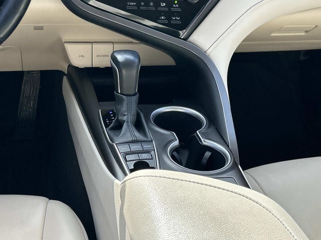 2022 Toyota Camry Hybrid XLE