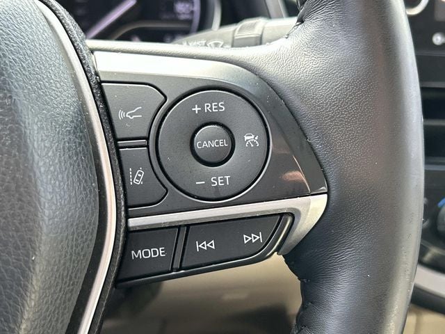 2022 Toyota Camry Hybrid XLE