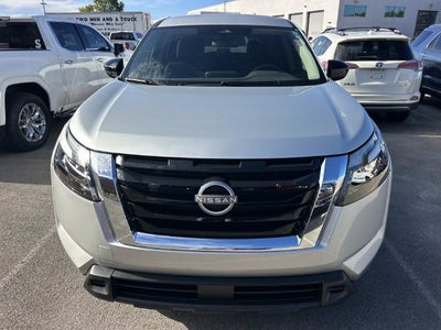 2025 Nissan Pathfinder S