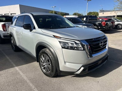 2025 Nissan Pathfinder S