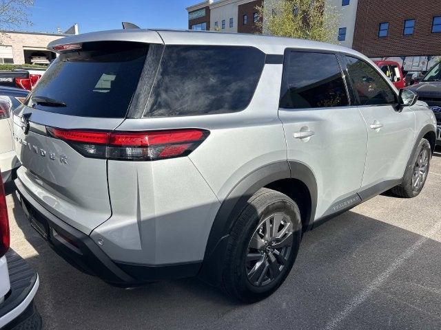 2025 Nissan Pathfinder S