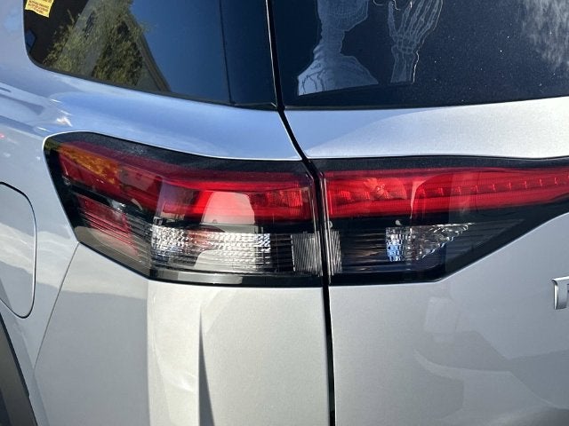 2025 Nissan Pathfinder S