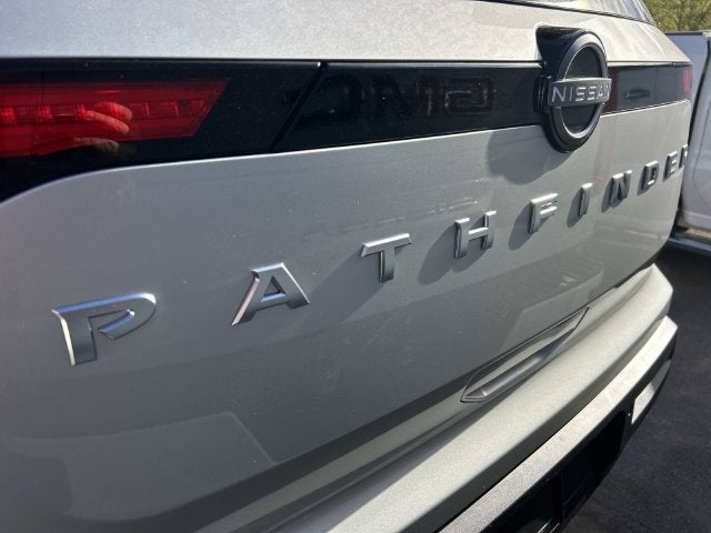 2025 Nissan Pathfinder S
