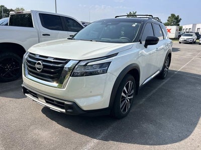 2024 Nissan Pathfinder Platinum