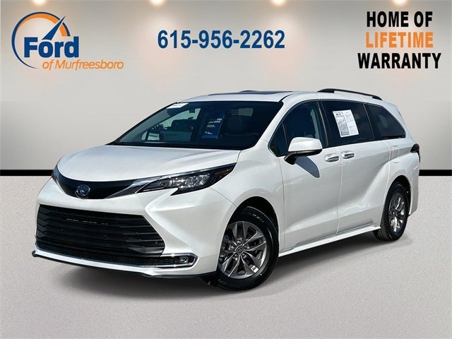 2024 Toyota Sienna XLE