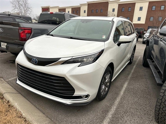 2024 Toyota Sienna XLE