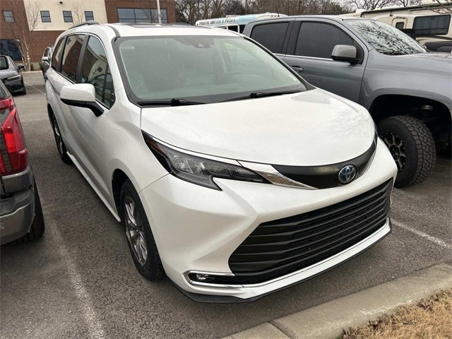 2024 Toyota Sienna XLE