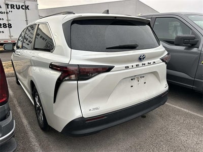 2024 Toyota Sienna XLE