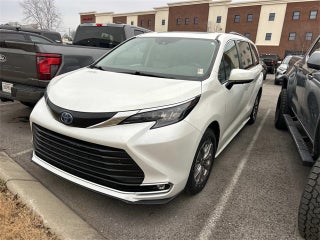 2024 Toyota Sienna XLE